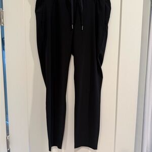 Lululemon On The Fly 7/8 Pants size 8